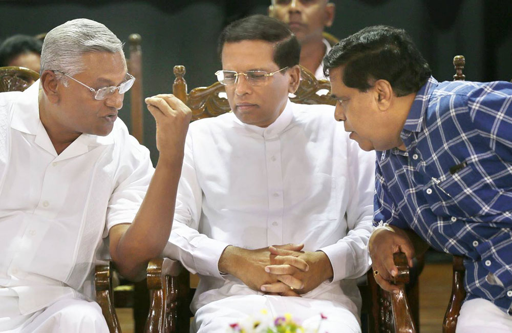 ඊළඟ අගමැති - චමල් ද ?  නිමල් ද ? : සිරිසේන දෙලොවක් අතර !