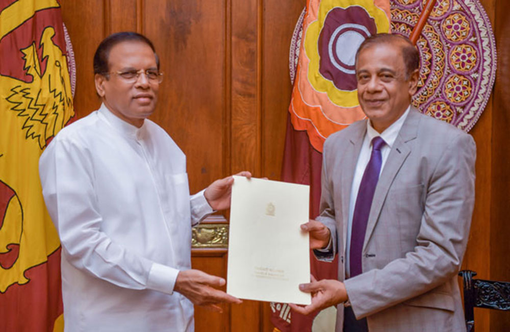 මිනිස්සු පොඩි දෙක තලයි : ගෝඨාගේ ප්‍රකාශකයා හේමසිරිට කියයි !