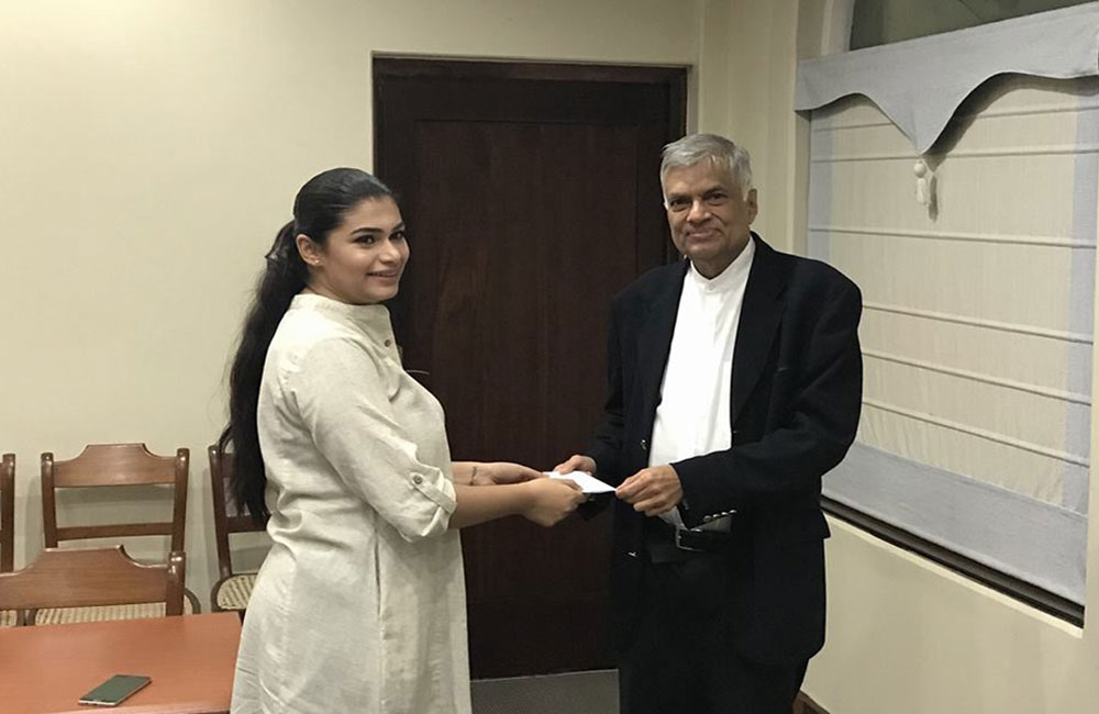 ‘හිරු’ නිසා එජාපය බැස යන ලකුණු !