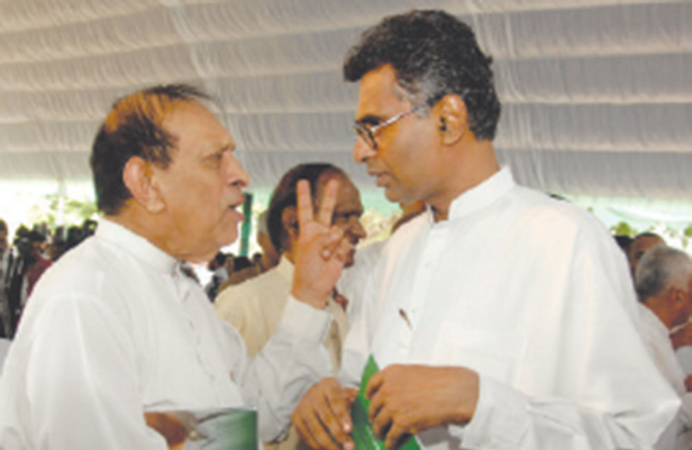 ප්‍රජාතන්ත්‍රවාදී පෙරමුණ එයි !