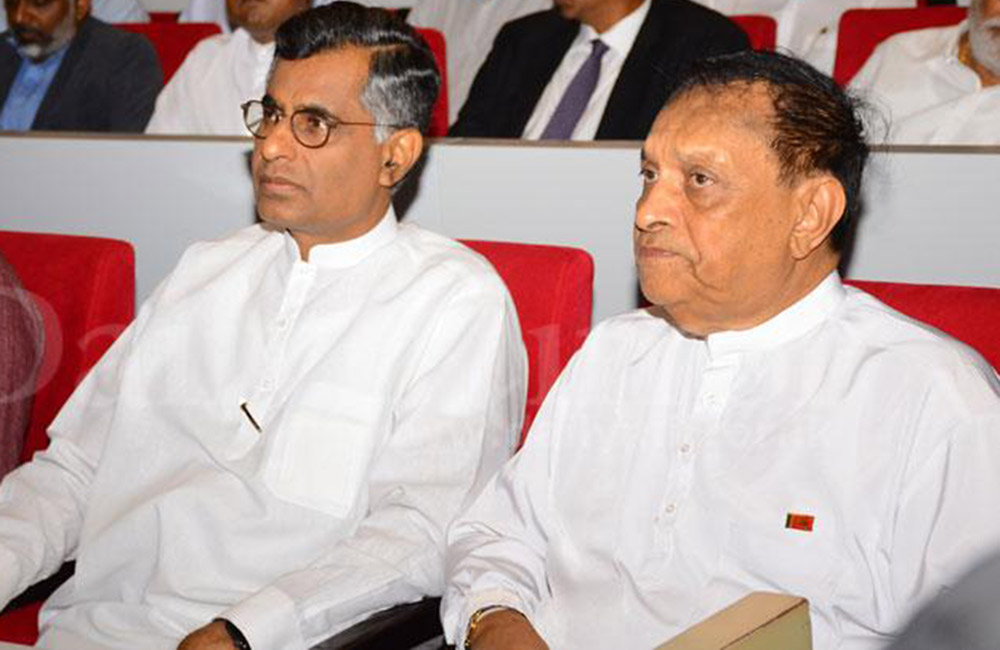 අලුත් යෝජනාවක් : අගමැති අපේක්ෂකත්වයට කරූ හෝ චම්පික !