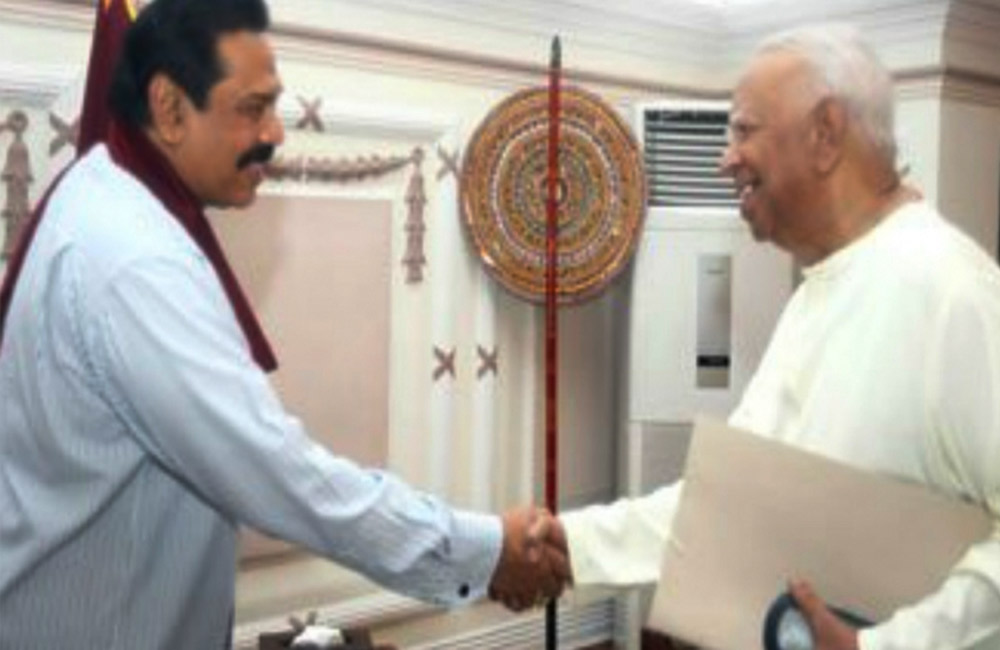 රට ගොඩගන්න කළ යුත්තේ කුමක්ද  : R. සම්බන්ධන් අගමැති මහින්දට උපදෙස් දීලා !