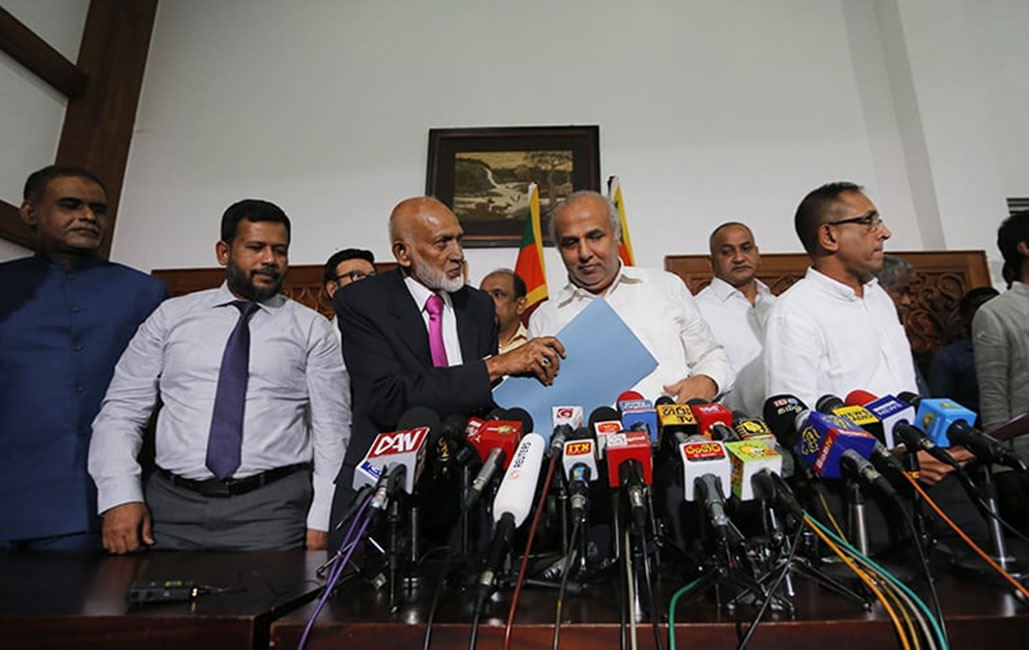 ඉල්ලා අස්වූ මුස්ලීම් අමාත්‍යවරුන් : යළිත් එම ධූරවලට !