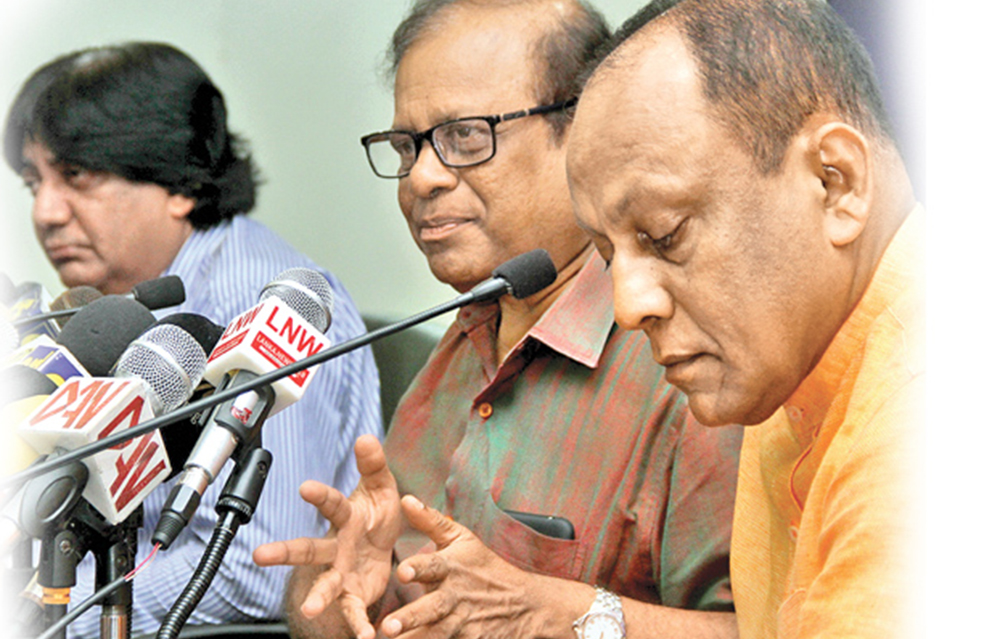 විශ්වාසභංගයට පෙර : ශ්‍රීලනිප කල්ලියකින් ජාතිවාදී තර්ජනයක් : සිවිල් සංවිධාන හෙළාදකියි