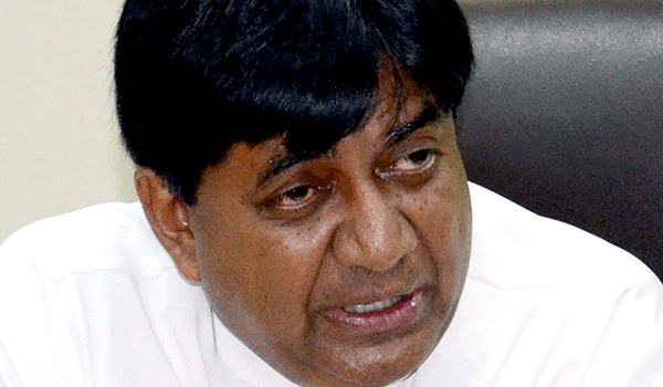 ශ්‍රීලනිප ජෝන්ලා ආණ්ඩුවෙන් ඉවත් වෙයි : ශ්‍රීලනිපයේ බෙදීමක් තියනවා - මාධ්‍ය ප්‍රකාශක