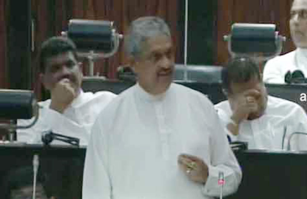 සිරිසේන ෆොන්සේකාගේ ජීවිතයත් අවධානමේ දාලා : පාර්ලිමේන්තුවේ සියල්ල හෙළිවේ !