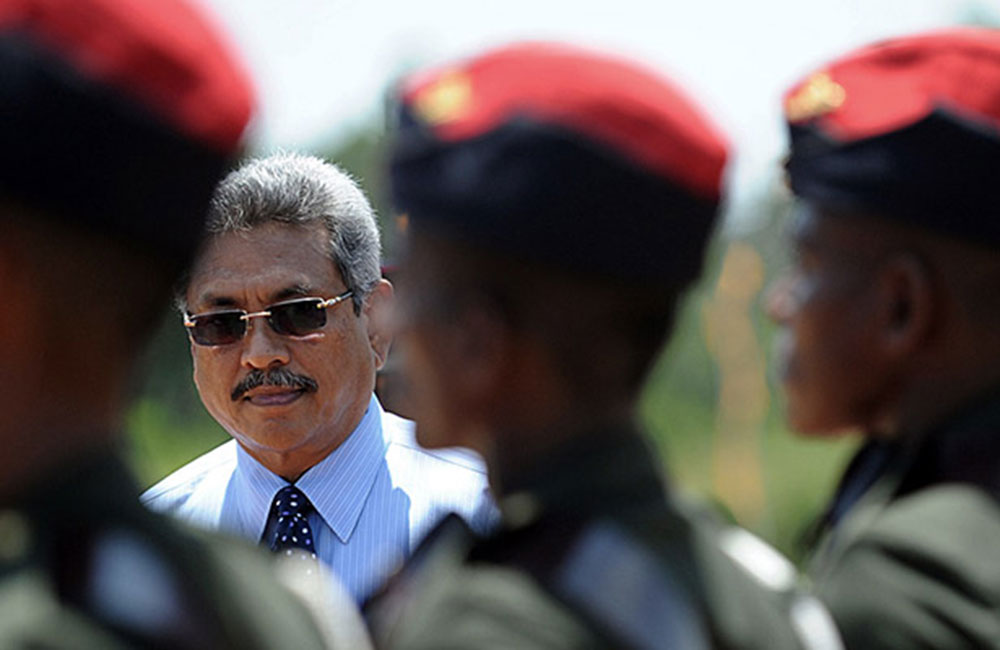 සුදු වෑන් යොදා 'සැකකරුවන්' අත්අඩංගුවට ගත් බව ගෝඨාභය පිළිගනියි !
