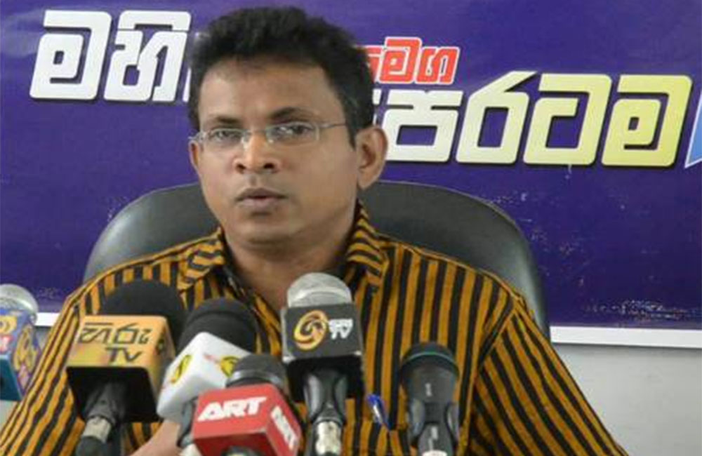 පොහොට්ටු රැස්වීමවලට එන්නේ UNP -JVP  අයදැයි සැකයක් !