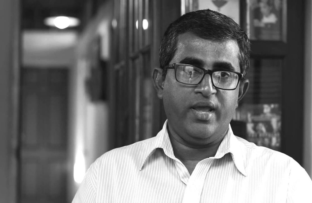 මංගල ඇමතිට ගහන්නේ : ආණ්ඩුක්‍රම ව්‍යවස්ථාවේ පවා නැති දෙයක් අල්ලගෙන - ජනරංජන