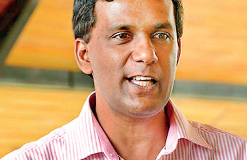 දකුණට හැර පළාත් සියල්ලට ආණ්ඩුකාරයන් : ඌවේ ආණ්ඩුකාර කැෆේ කීර්ති !