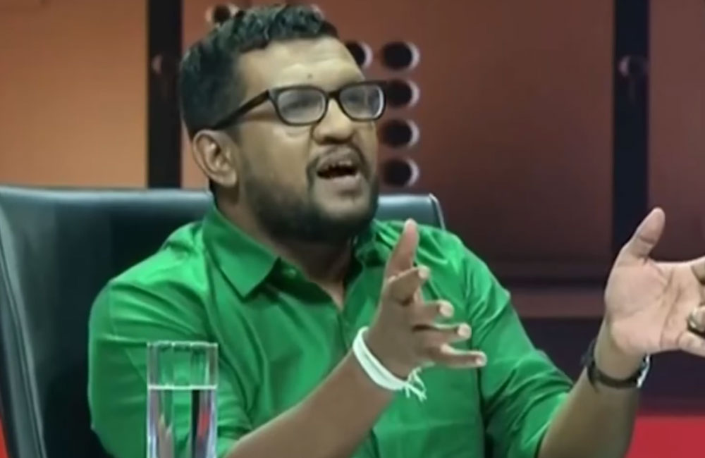 මහනුවර එජාපයෙන් පැන්නේ : පාක්ෂිකයන්ට  රැකියා විකුණුව - රජයේ ඉඩම් කොල්ලයකෑ අයයි : මහේෂ් මහනුවරට ගිනි තියයි !