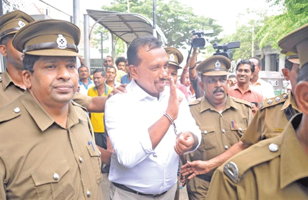 රජයට පාඩු කළැයි මහින්දානන්ද අත්අඩංගුවට