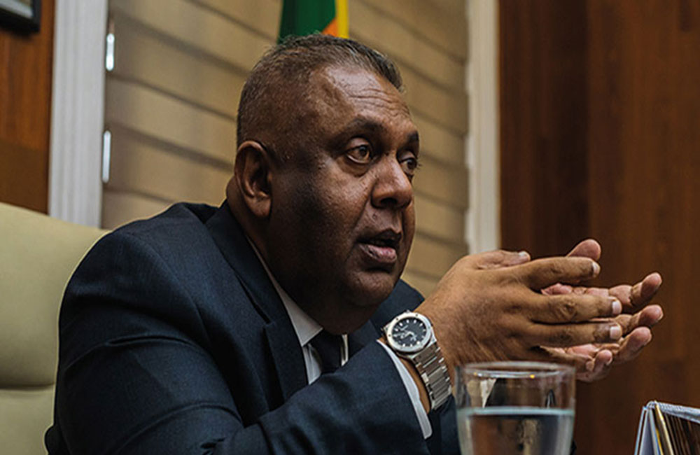 අගමැතිගේ කථාව වගකීම් විරහිත සහ අතිශයින් නොමඟ යවන සුළුයි - මංගල සමරවීර 