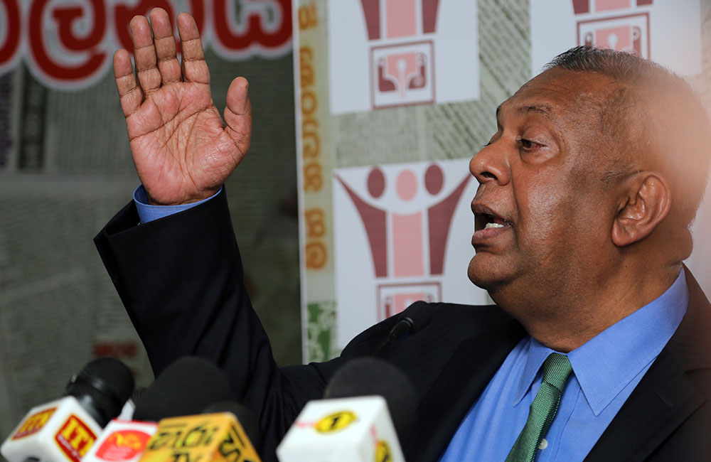 මාධ්‍ය වාරණය 21 වන සියවසට අදාළ නෑ - අමාත්‍ය මංගල සමරවීර