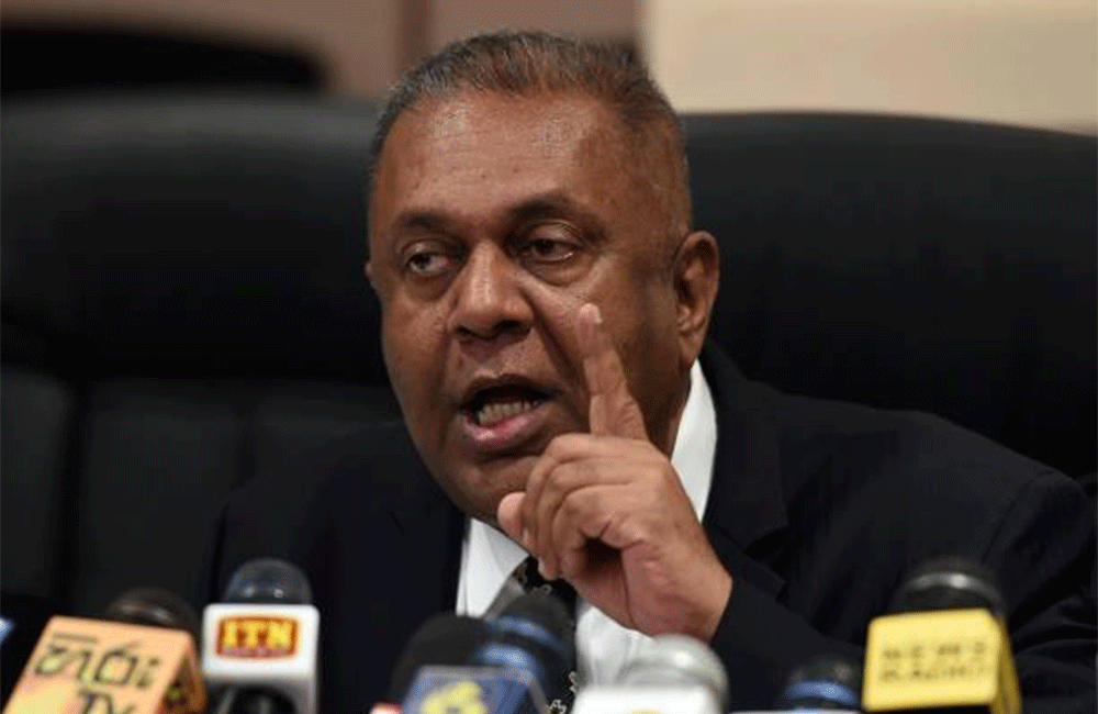 ගෝඨා කියන්නේ අධිකරණය මඟහැරපු අපරාධකාරයෙක්, භීෂකයෙක් : ඉතිං මං ඔහුට බයයි - මංගල කියයි ( විඩියෝ)