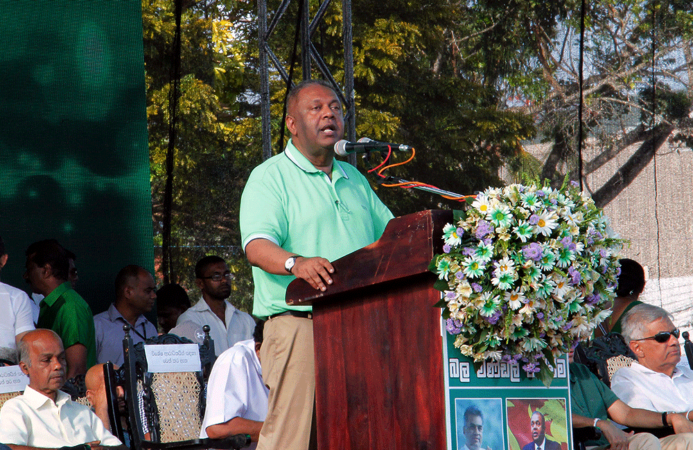 වසර 10ක් රට පාලනය කළ මහින්දගේ ගමටත් වතුර දෙන්නේ අපේ ආණ්ඩුව - මාතර රැළියේදී ඇමති මංගල කියයි