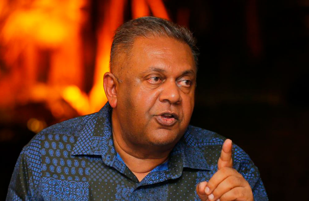නීති විරෝධී තනතුරු ගන්නන්ට : මංගලගෙන් රතු එළියක් !
