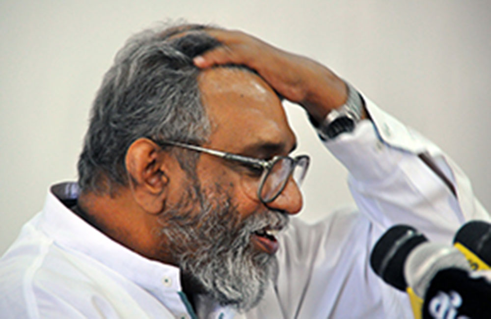 මැකෝ ඔලුවටම තියාගත් ‌‌පොහොට්ටු දැන්වීම !