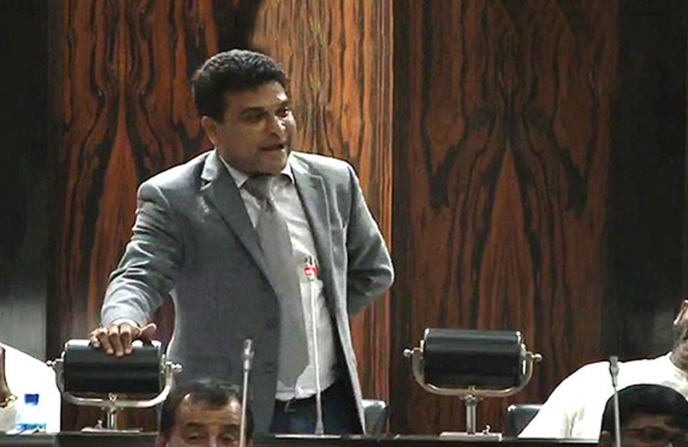 අගමැති හෝ ජනාධිපති සම්බන්ධ නෑ : පොලිස්පතිට එරෙහි පරීක්ෂණය අමාත්‍යාංශයෙන්