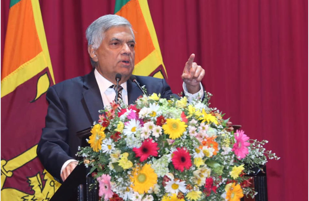 ධනපතියන්ට සහ මුදලිවරුන්ට පමණක් සීමාවී තිබූ ඉඩම් අයිතිය රටේ පොඩි මිනිහාටත් !