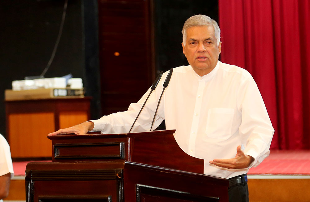 කුමන්ත්‍රණකරුවන් මඩින ජනබල මෙහෙයුම සූදානම් : ලබන සතිය වෙන්කරගන්න -  රනිල්  