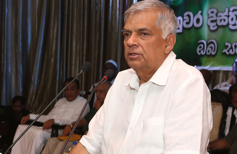 මහින්ද කියන්නේ පිස්සෙක්ම නෙවෙයි - අගමැති 