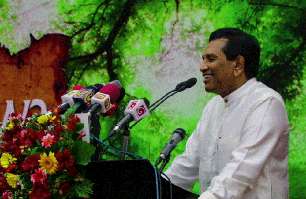 ජනාධිපති ළඟ සිටින "කියන නාහන ගුරුන්ට" : රාජිත දෙහි කපයි