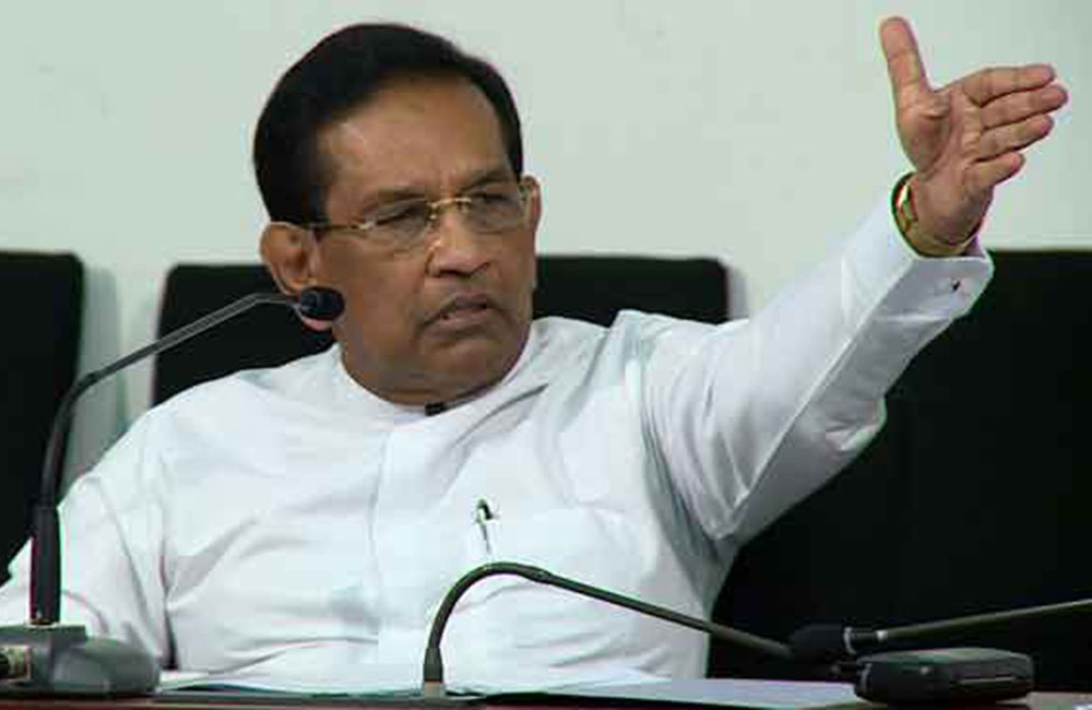 සිරිසේනගේ සැර විහිළුවක් : ඇමති රාජිත පෙන්වා දෙයි !