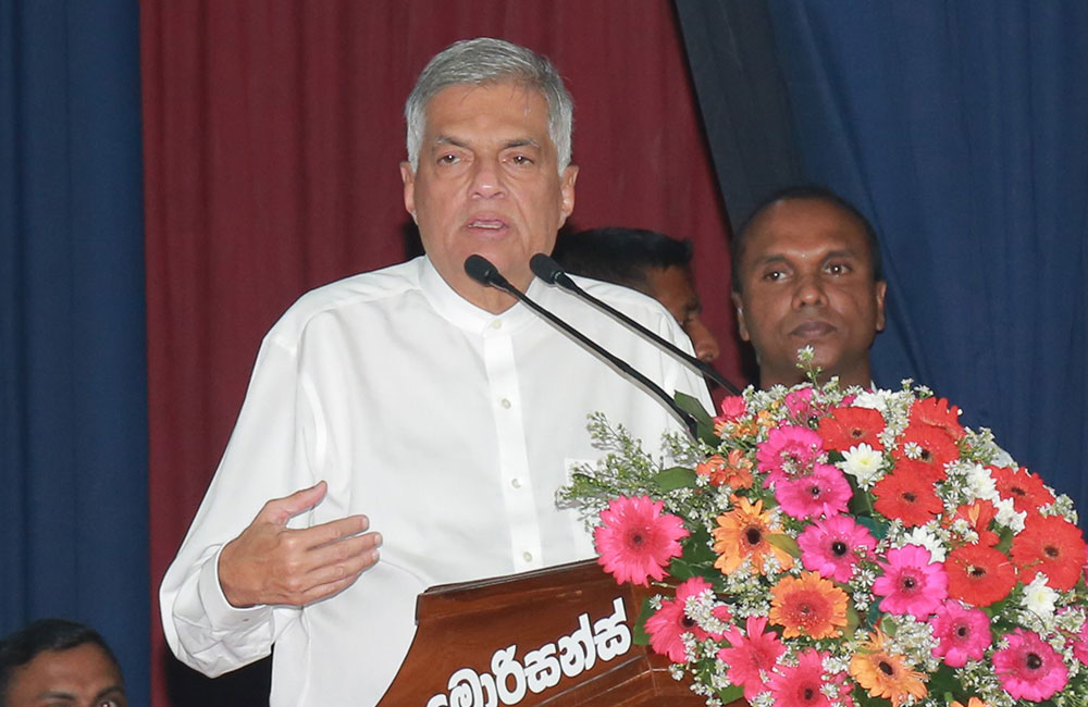 තෙලෙන් බැද්දත් කිරෙන් බැද්දත් කොබෙයියා කොබෙයියාමයි : අගමැති රනිල් රාජපක්ෂ පවුලම කොබෙයියන් කරයි !