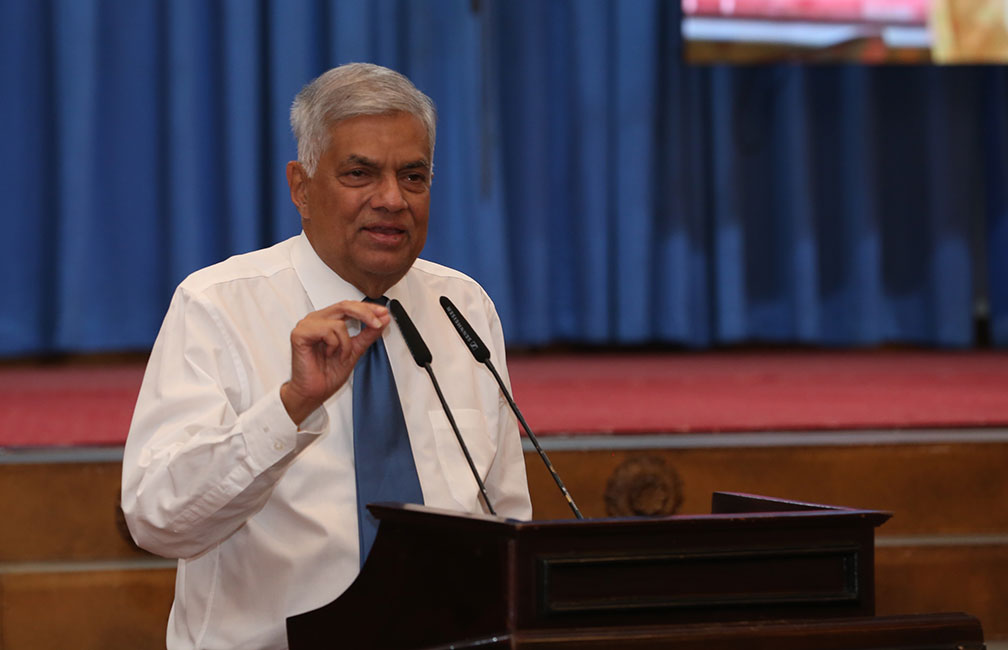 දිනුම ශුවර් : එකමුතුව සන්ධානය හදමු - අගමැති රනිල් !