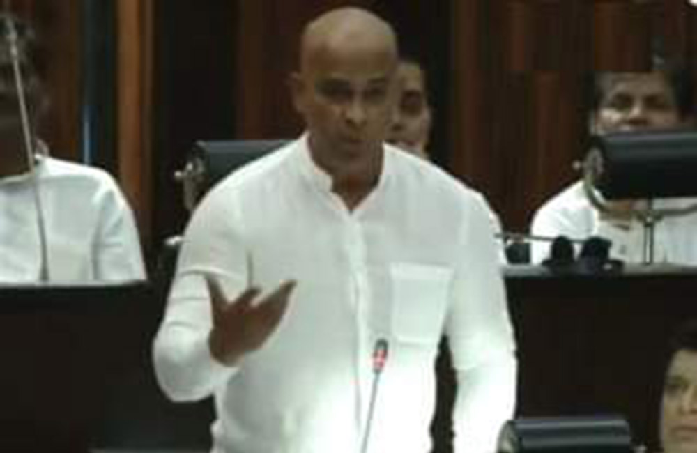 පාවෙල් ඉවානොවිච් චිචිකොෆ් එන්. නමැති නගරයට පැමිණෙයි..!