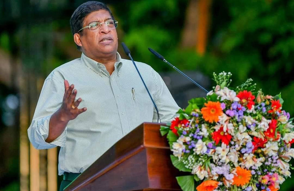 දුරකථනය විසන්ධි  කරන දිනය වැඩි ඈතක නෑ : මැයි දින රැලියේදී රවීගෙන් සහතිකයක් !