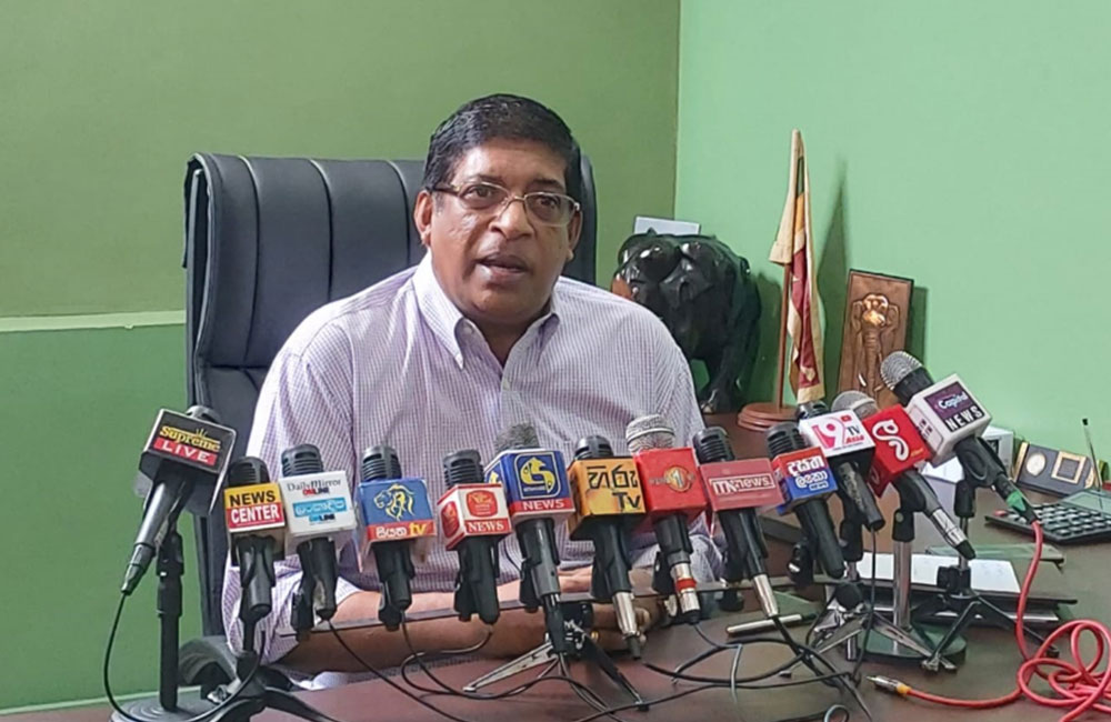 එදා රනිල්  කියූ වැල් පාලමේ අද එල්ලෙන පිරිස් රටේ ආර්ථික ව්‍යුහය ගැන දැනුවත් ද කියලත්  සැකයි ! 