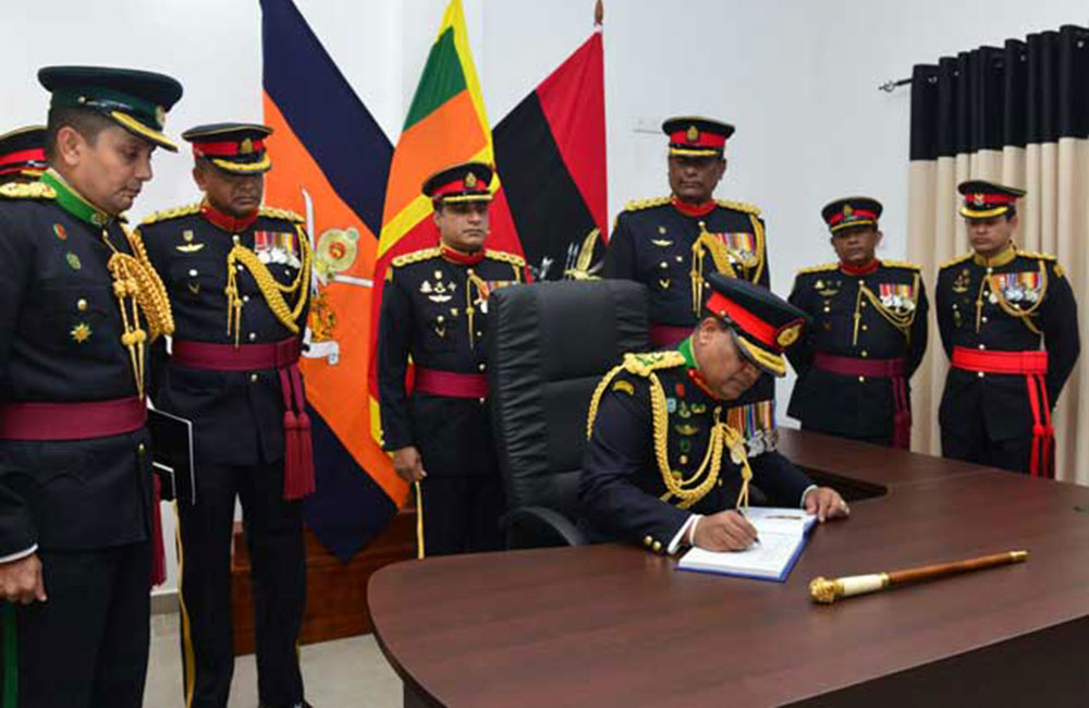 විශේෂ බලකා රෙජිමේන්තු අධිපති ධූරය යුද්ධ හමුදාධිපතිට