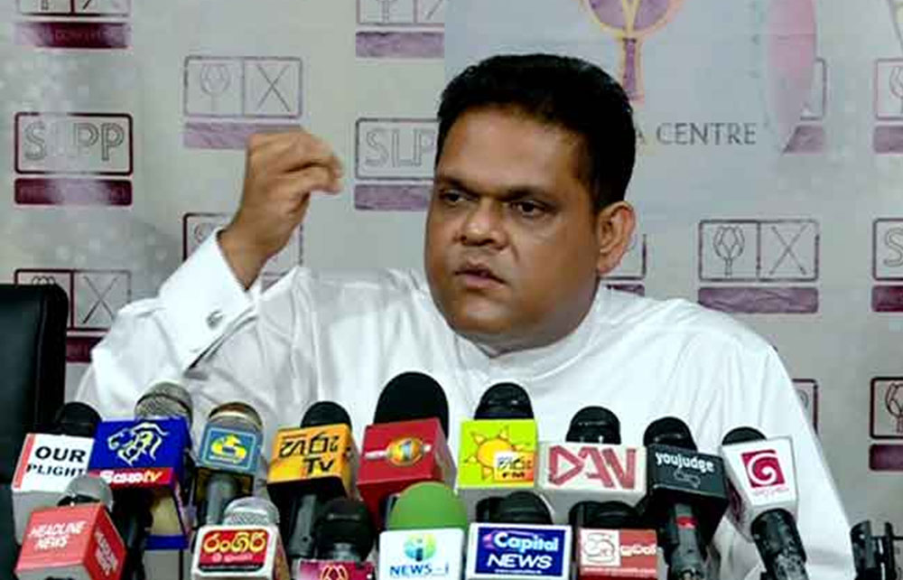 අමරවීර බොරු කියලා : ශ්‍රී ලංකා නිදහස් පොදුජන පෙරමුණක් නෑ !