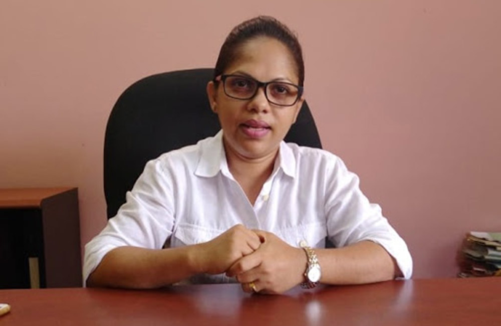 ඇය දිරිමත්  වුවත් “රට සවිමත්” කිරීමට ඇයට අවස්ථාවක් නෑ !