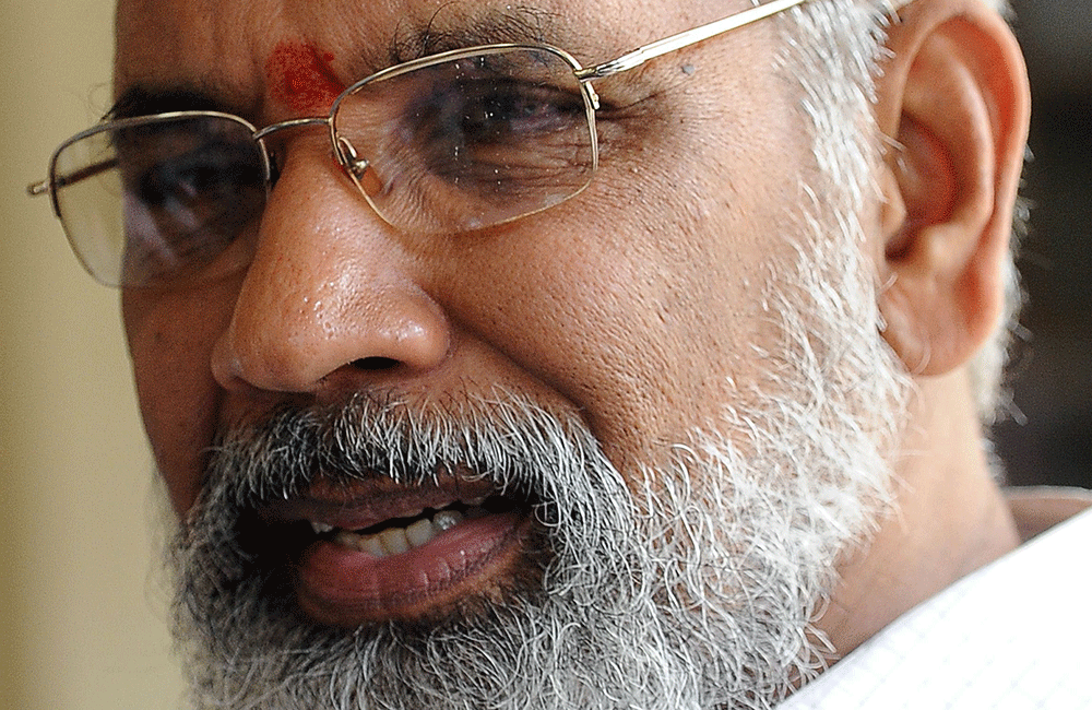 විග්නේෂ්වරන්ගේ අලුත් පක්ෂය ලබන මාසේ