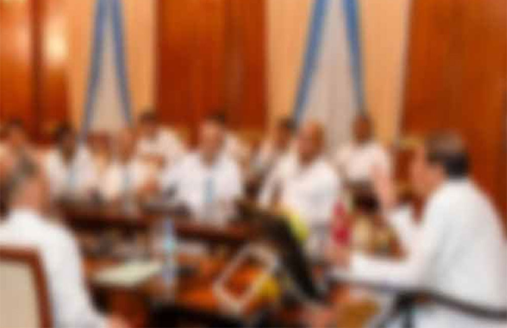 කැබිනට් රැස්වීම අල වෙයි !