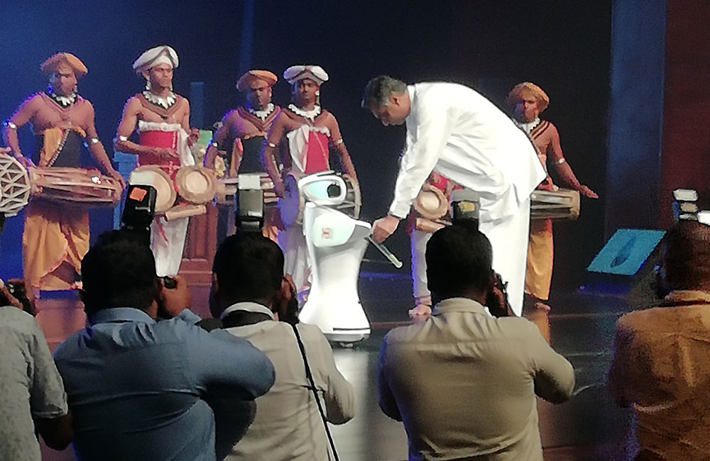 ඉන්න හිතෙන රටක් : හදන හැටි පාඨලී පෙන්වයි !