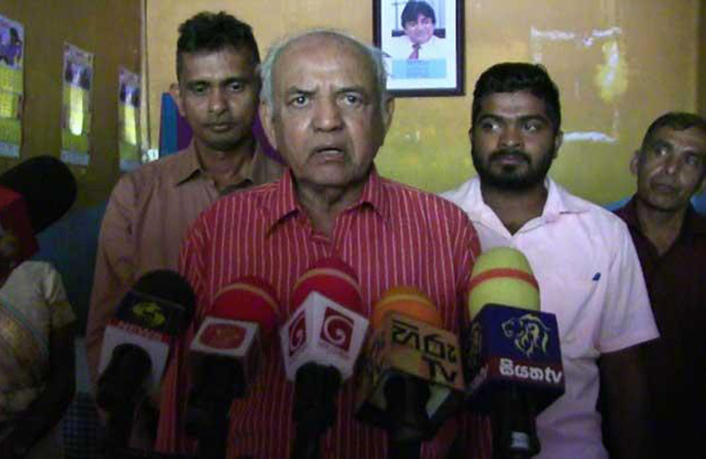ඩිලාන්ගේ පියා ඉල්ලා අස්වෙයි : හේතුව පිල් මාරුව !