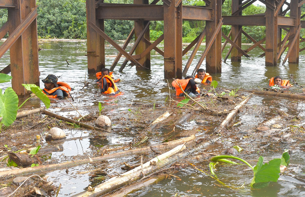 ගංවතුර ආපදාවට පෙර නාවික හමුදාව සුදානම්