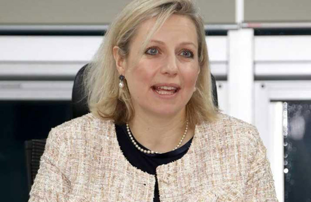 ලංකාවේ නව බ්‍රිතාන්‍ය මහකොමසාරිස් සාරා !