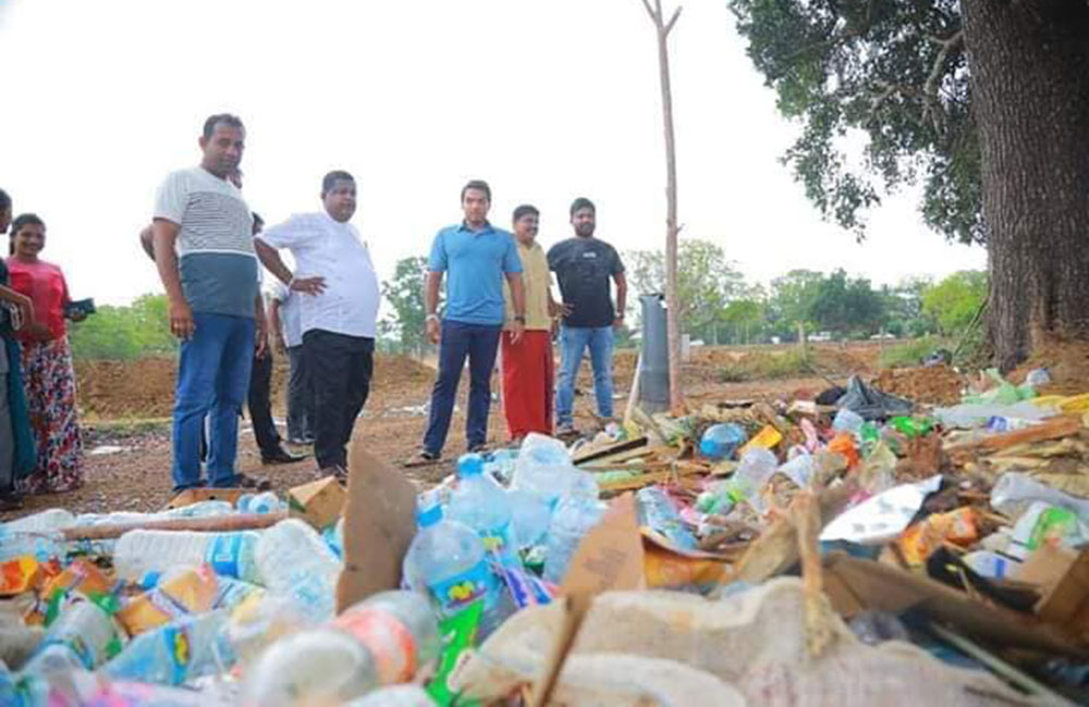 කොන්ඩම් බලන්න ගිය නාමල්ට : දිගට හරහට ප්‍රතිචාර !