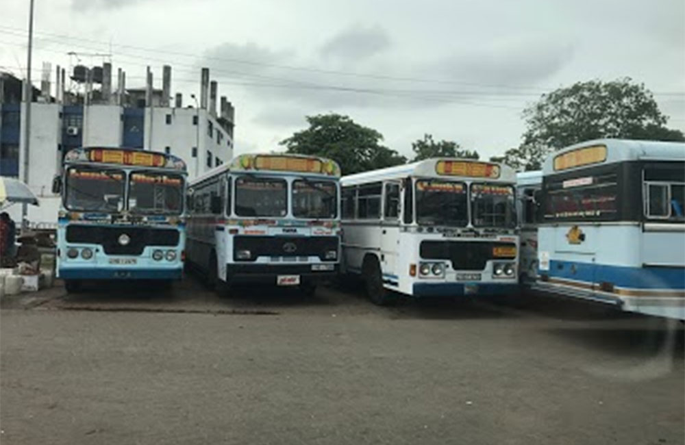 පිටකොටුව බස් නැවතුම්පළේ ; ඩෙටනේටර් 87ක් සොයාගෙන !