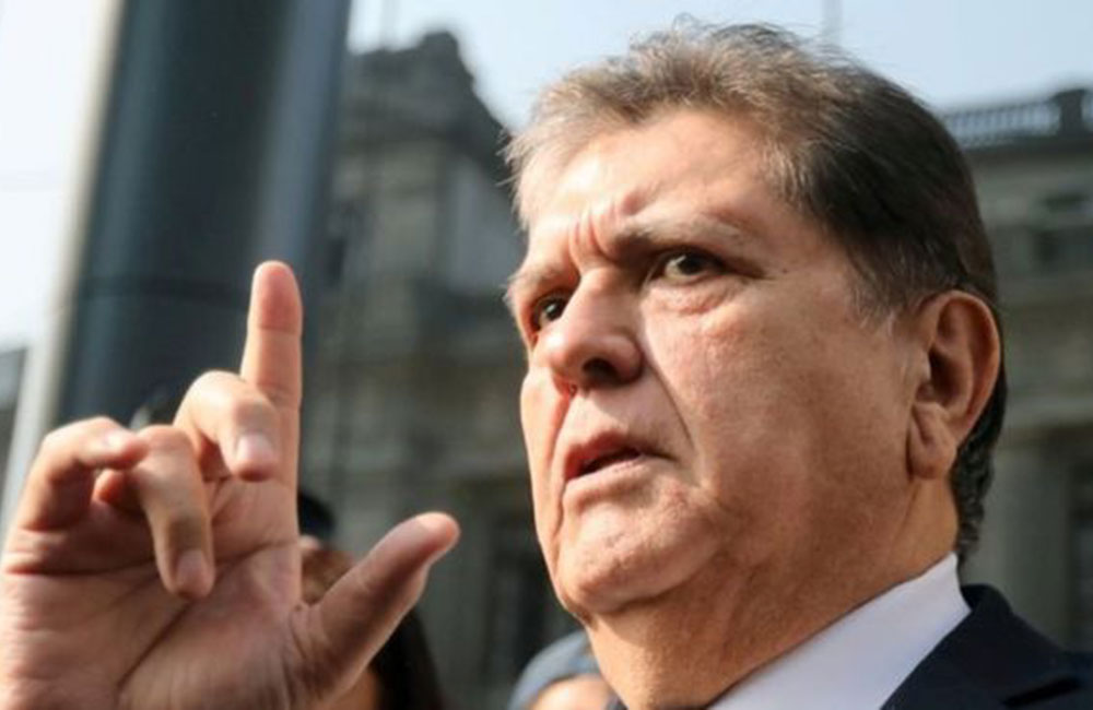 පේරු හිටපු ජනාධිපති හිසට වෙඩි තබා ගෙන