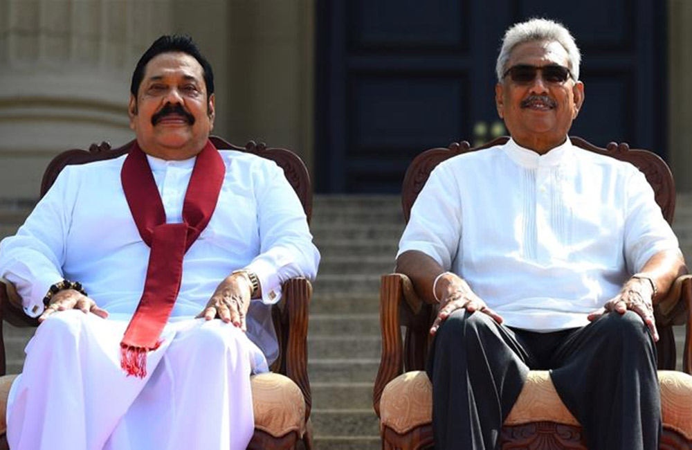 සූට් එකේ සිට තොරණ දක්වා : ගෝඨාභය වෙනස පෙන්වයි !