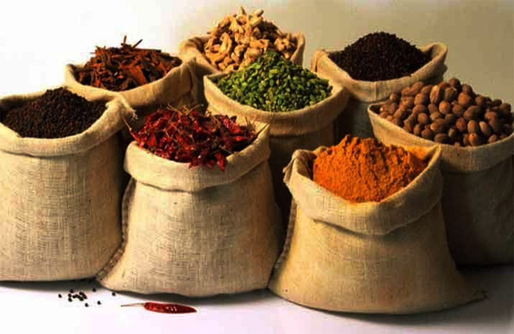 කුළුබඩු වර්ග කිහිපයක ආනයනය සීමා කෙරේ