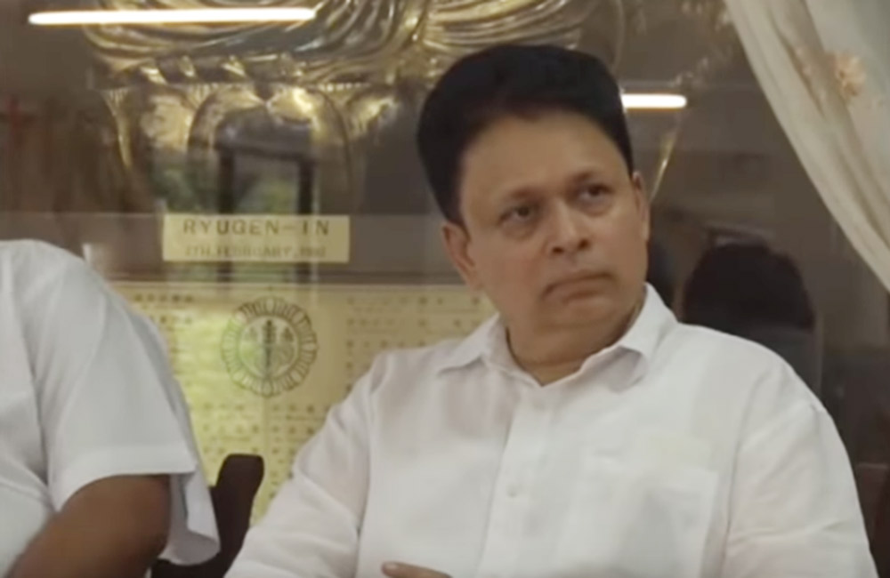 රනිල් ඉවත් කර කැළණි පන්සලේ බාරකාරත්වයට පත් කළ දොස්තර ?