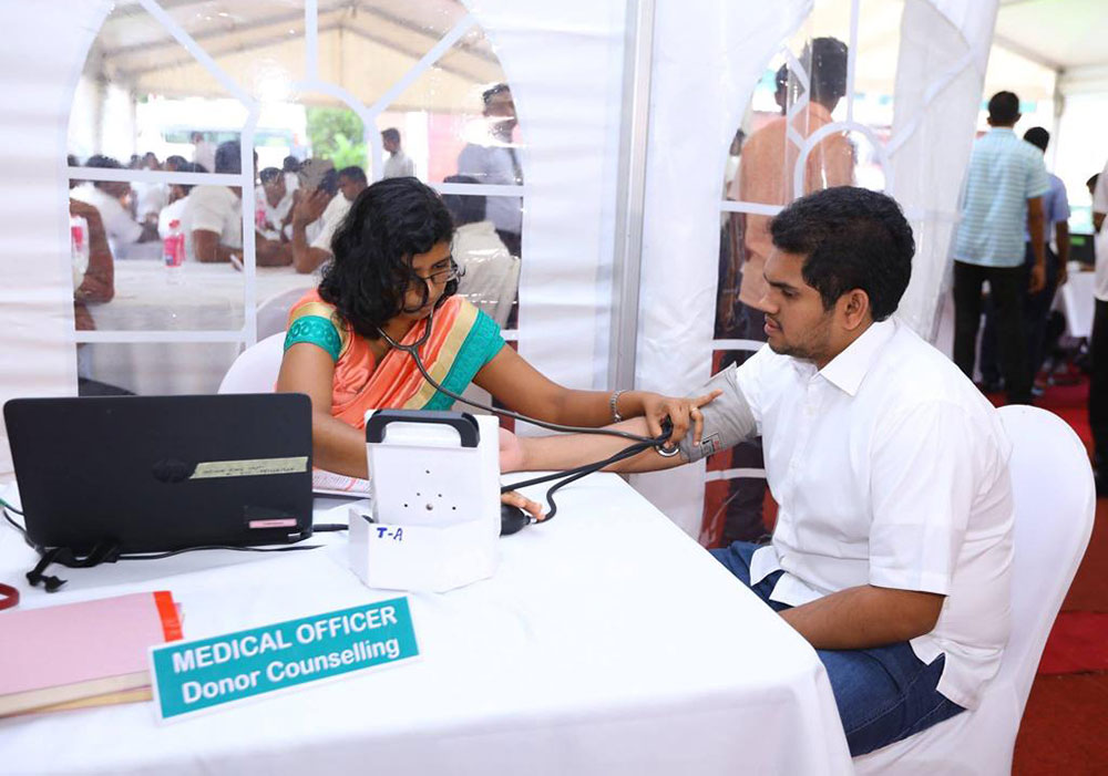 වැඩිම ලේ දුන්න කඳවුර වෙනුවෙන් දහම් සිරිසේනට සම්මානයක් !