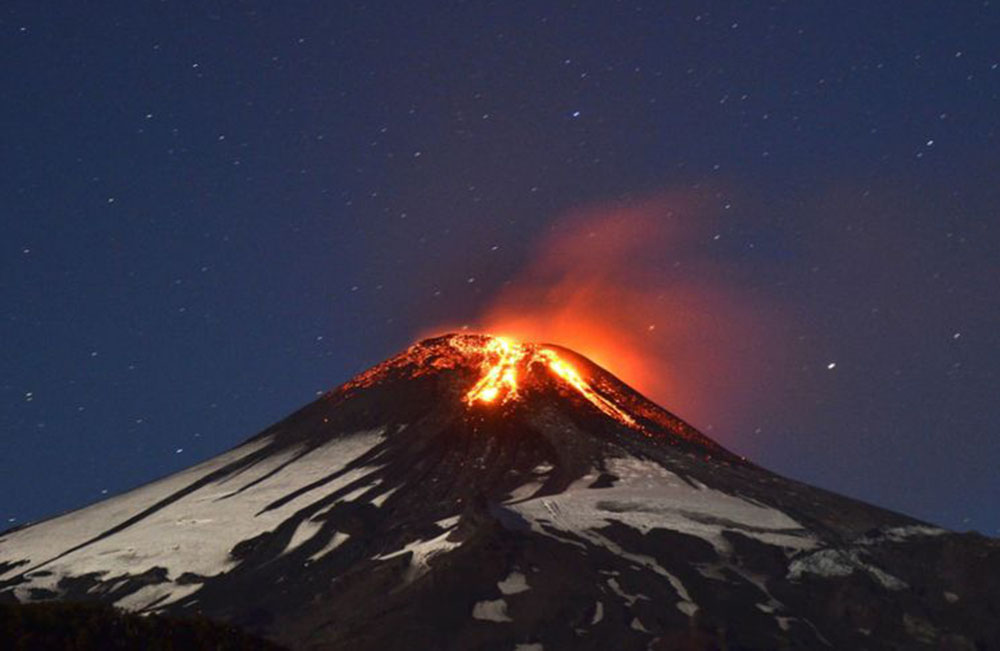 ස්ට්‍රොම්බොලි ගිනි කන්ද සක‍්‍රිය වී අයෙක් මරුට